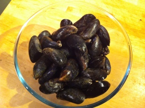 Mussels cleaned, barnacles and beards removed